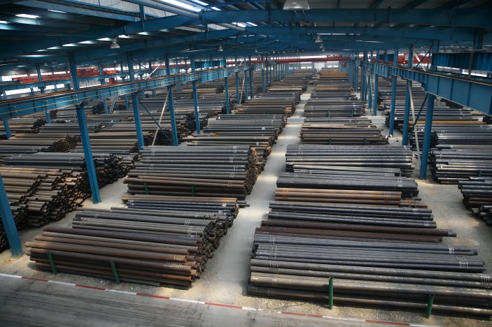 无缝钢管室内库